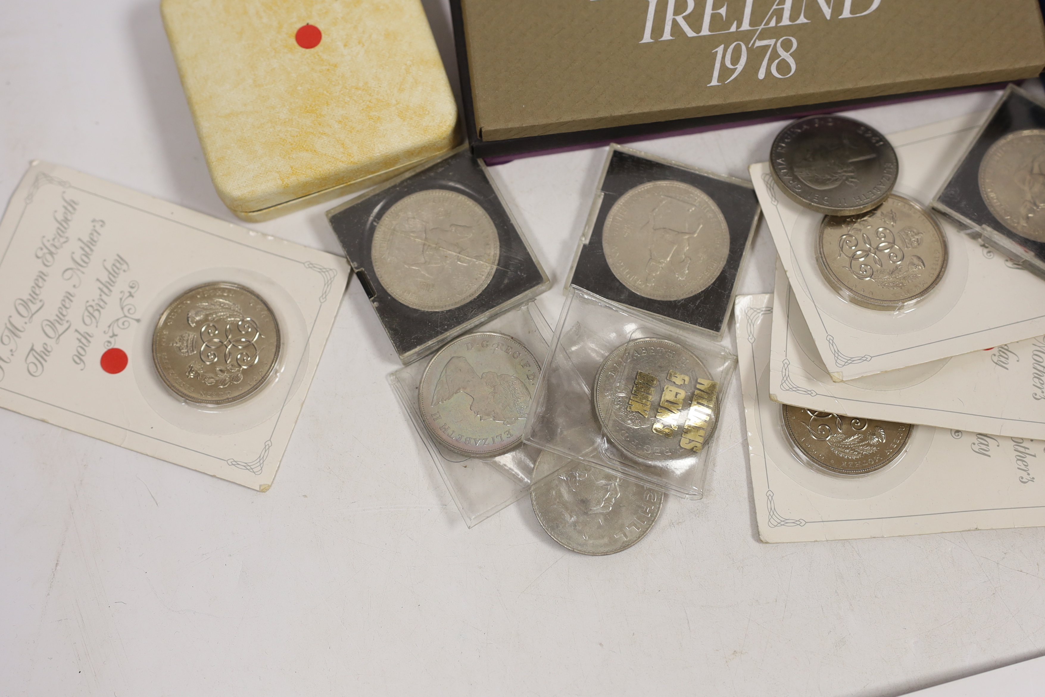 British QEII coins to include Royal Mint proof silver jubilee crown 1977, proof silver marriage of Prince of Wales and lady Diana coin, a 1983 proof silver £1 coin, a 1983 proof piedfort silver £1 coin, three cased year